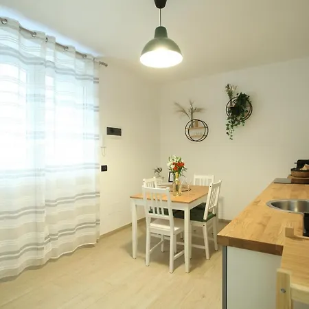 Domus Midi - Trevisani Holiday home *